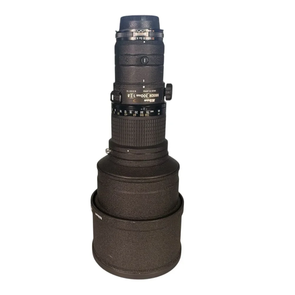 Nikon ED 300mm f2.8 AIS Lens